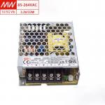 Can this power supply handle voltage fluctuations?